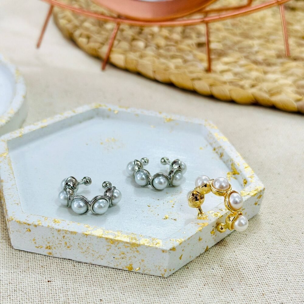 BIG EAR CUFF PEARLS